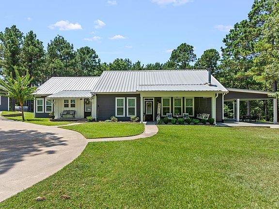 2nd image of 1068 Lazy Daisy Ln