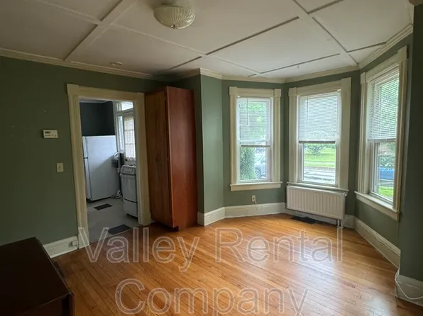 217 State St #1, Northampton, MA 01060