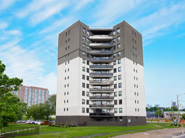 3122 Hurontario St #101, Mississauga, ON L5B 1N8