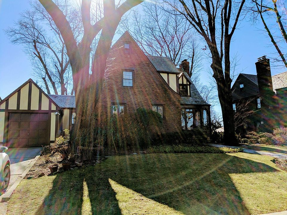 1st image of 42 Rose Ct