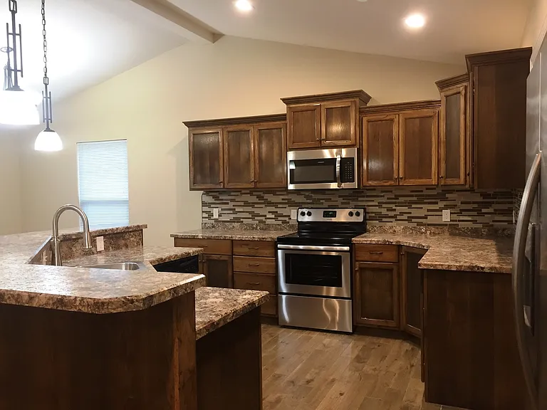 4039 Westminister Dr — Photo 3