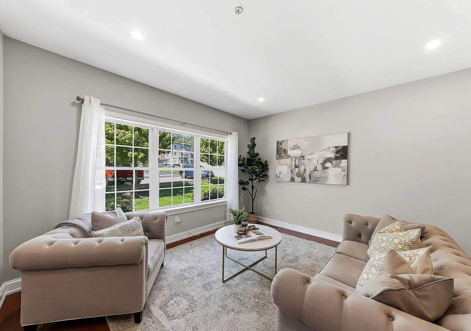 3 Bedroom, 2.5 Townhouse with Off Street Parking in Downtown West Chester — Photo 3