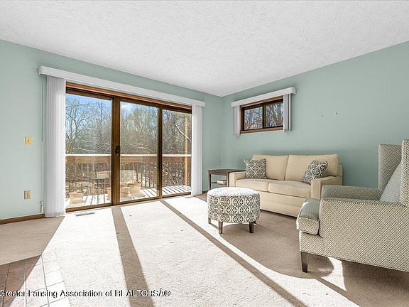 3rd image of 5469 Wild Oak Dr