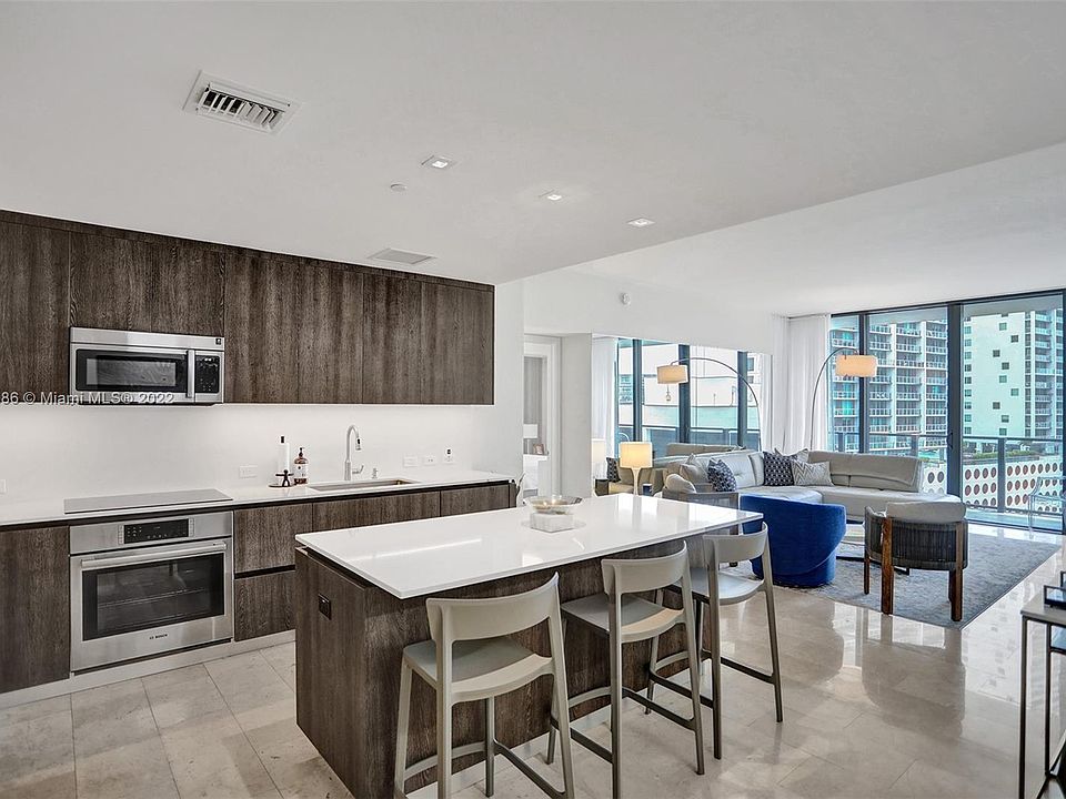 1st image of 68 SE 6th St APT 907