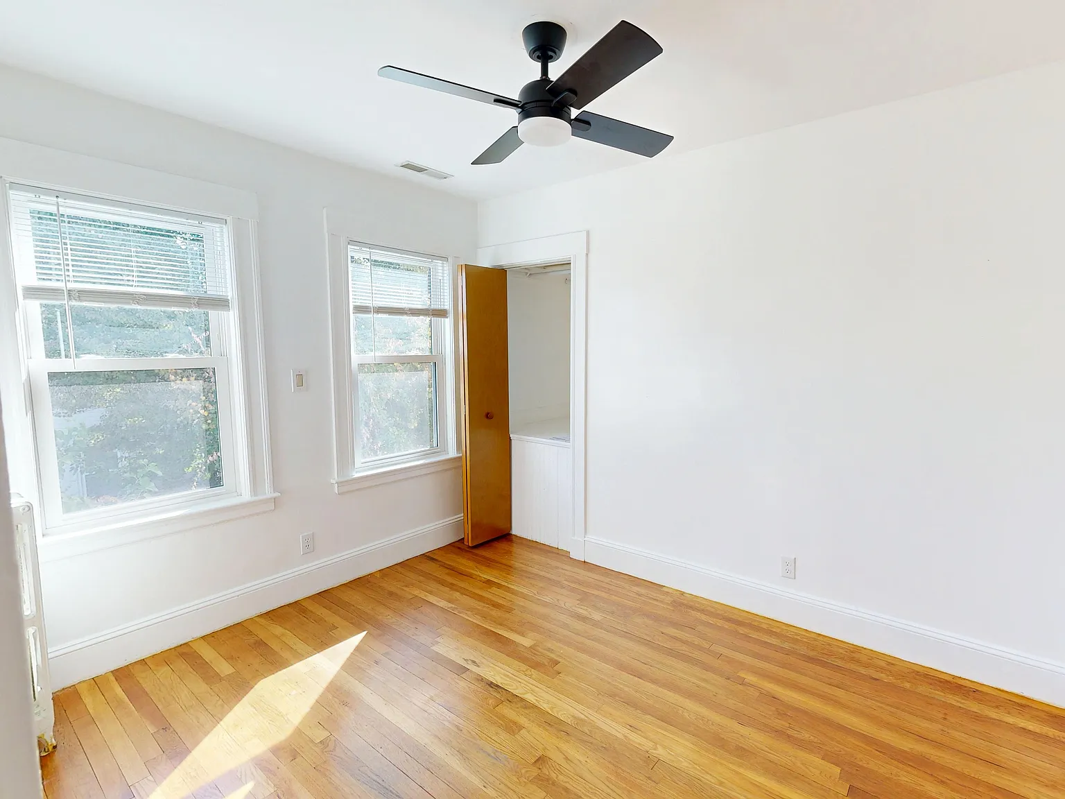 2 bed, 1100 sqft, $2,500 — Photo 4