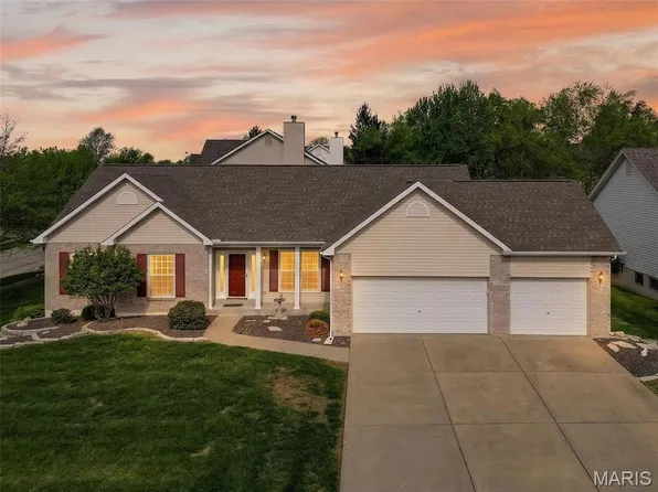 3 Southern Hills Ct, O'Fallon, MO 63366