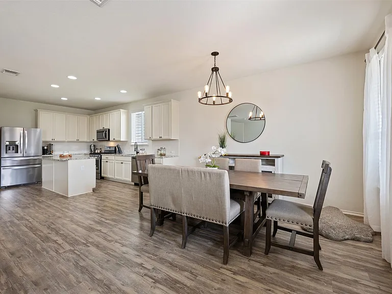 328 Thornless Cir — Photo 11