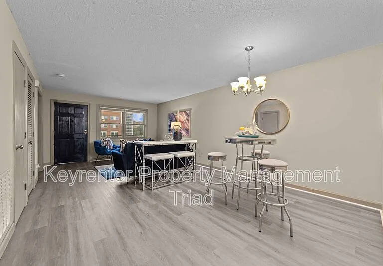 211 McIver St #A — Photo 22
