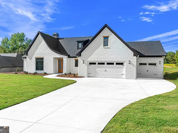 94 S Pointe Dr, Hartwell, GA 30643