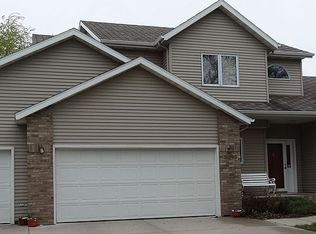 3013 Elm St N, Fargo, ND 58102