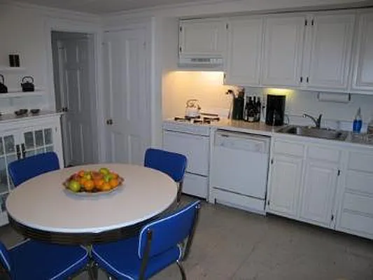 Sold by Corcoran | media 3