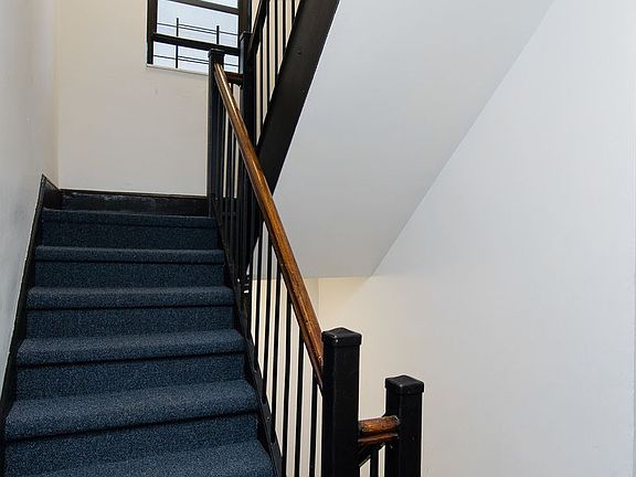 5th image of 218 E 81st St APT 5C