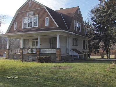 Apartment is on 1st and 2nd floor