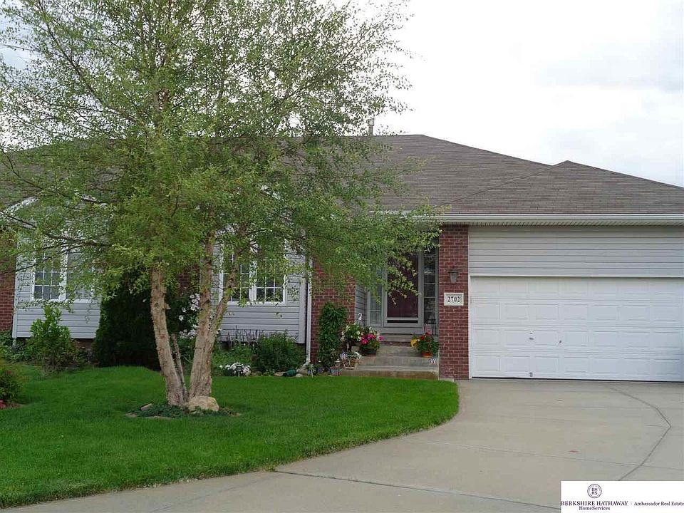 1st image of 2702 Fountain Cir