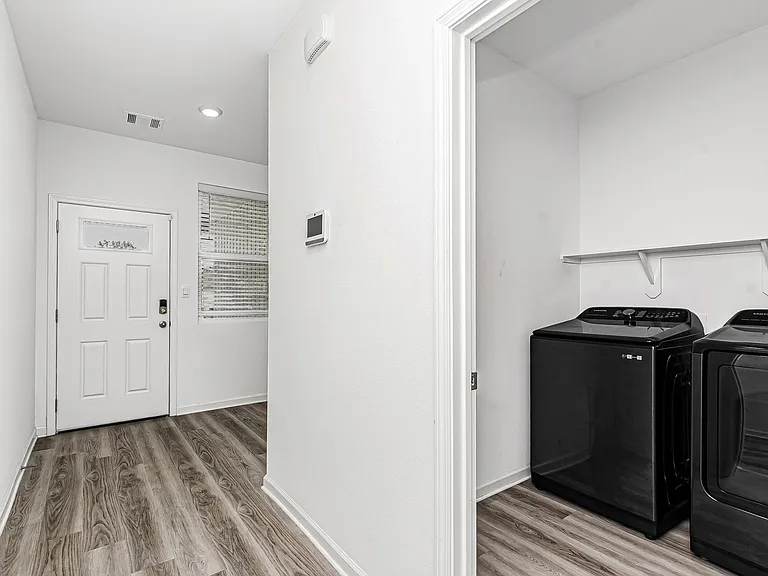 910 Drago Dr — Photo 11