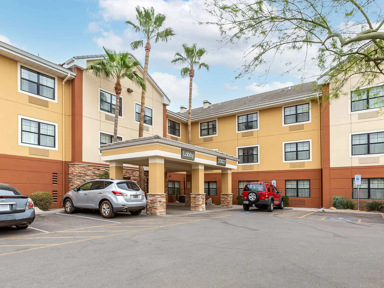 Phoenix - Deer Valley — Photo 2