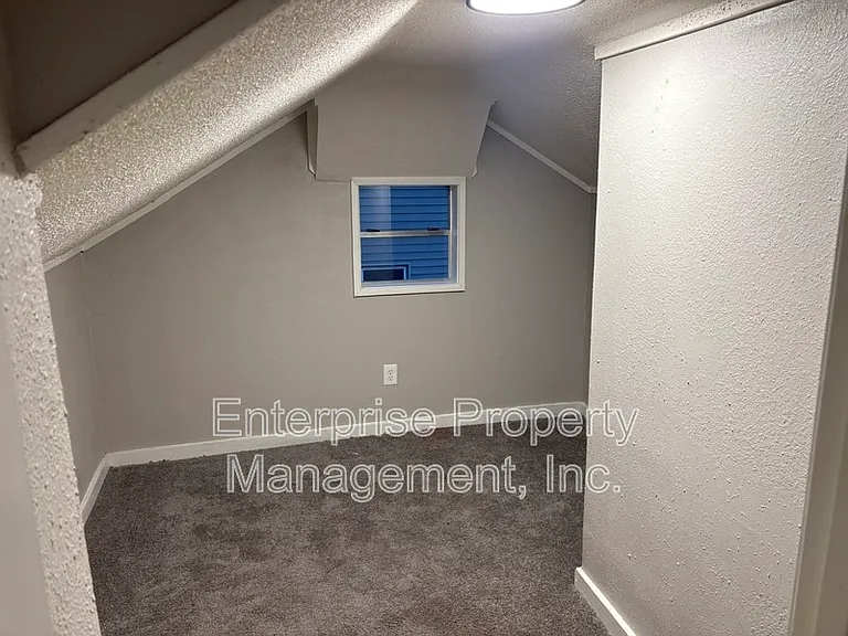 2447 Twain Ave — Photo 13
