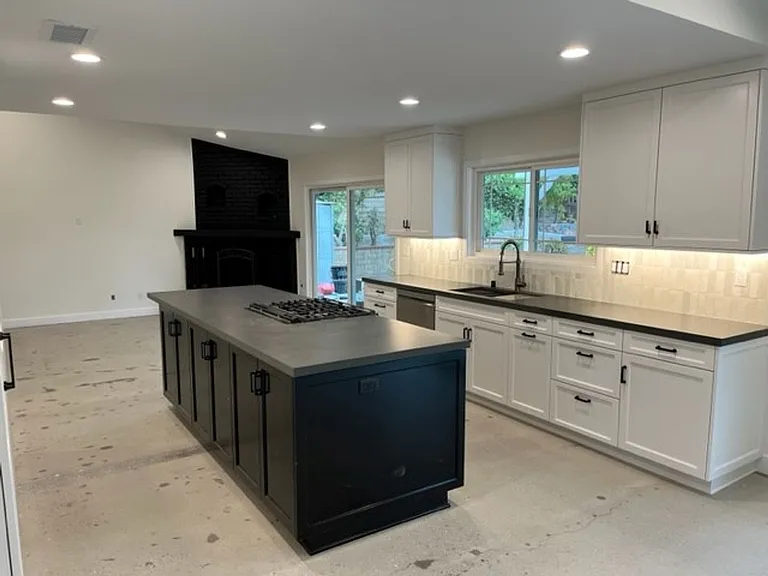 3276 Valarie Ave — Photo 3