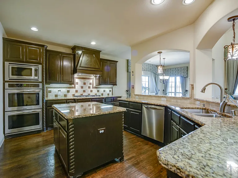 13083 Montfair Blvd — Photo 25