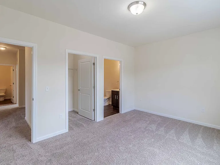 Marquis Place Apartment Homes — Photo 10