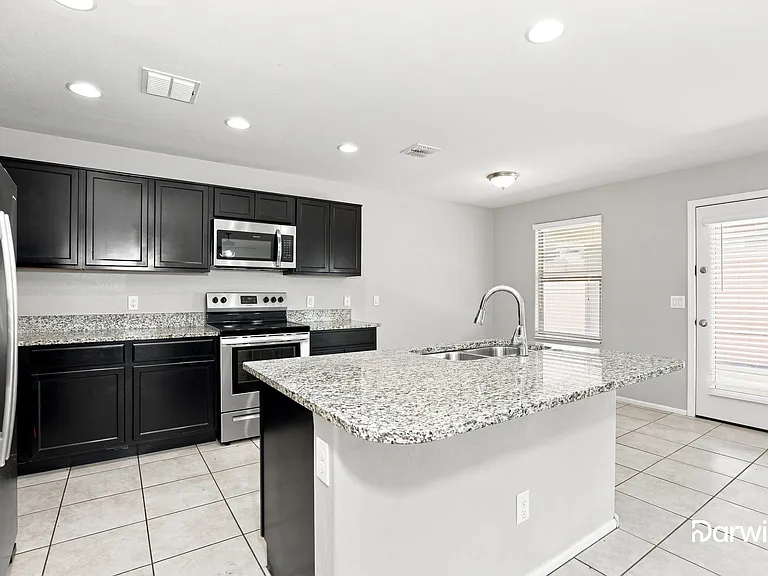 6043 E Oasis Blvd — Photo 3