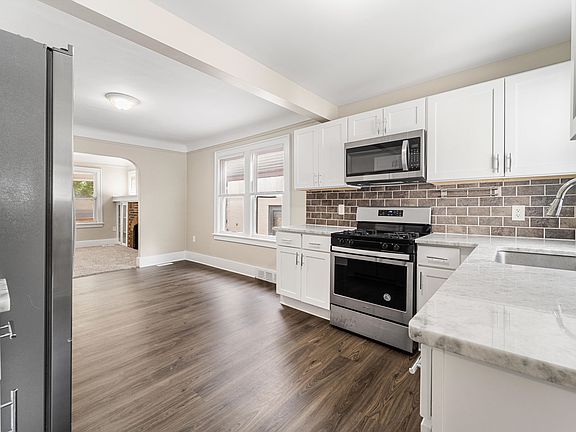 4th image of 164 W Muir Ave