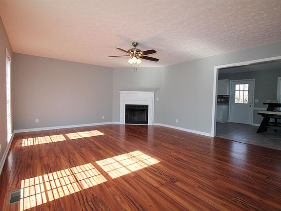 2nd image of 4621 Cynthia Ln