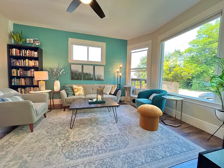 2415 S Graham St — Photo 5