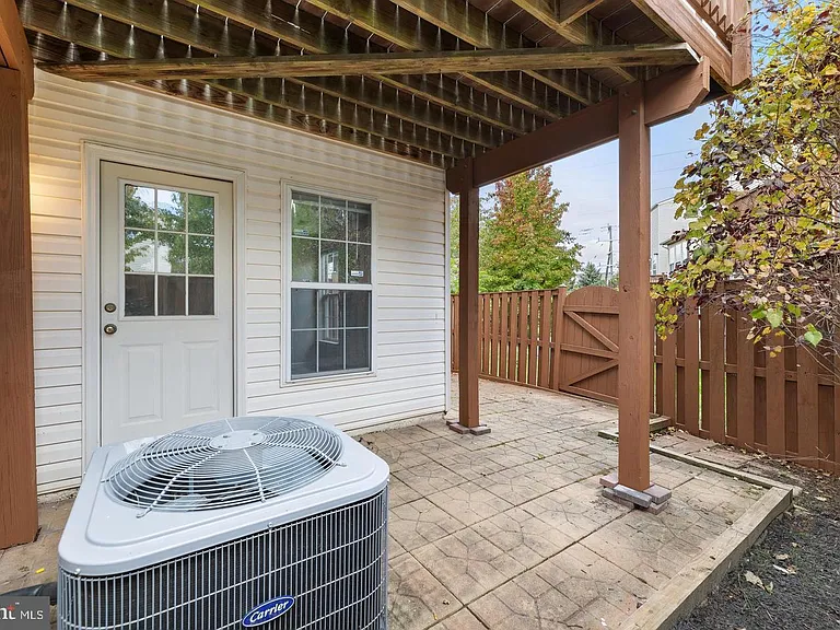 13700 Barksdale Dr — Photo 50