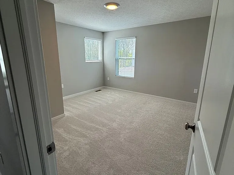 6053 Miranda Ln — Photo 18
