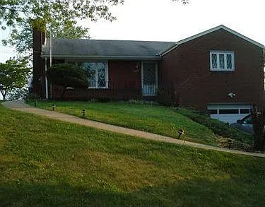 107 Macarthur Rd photo 1