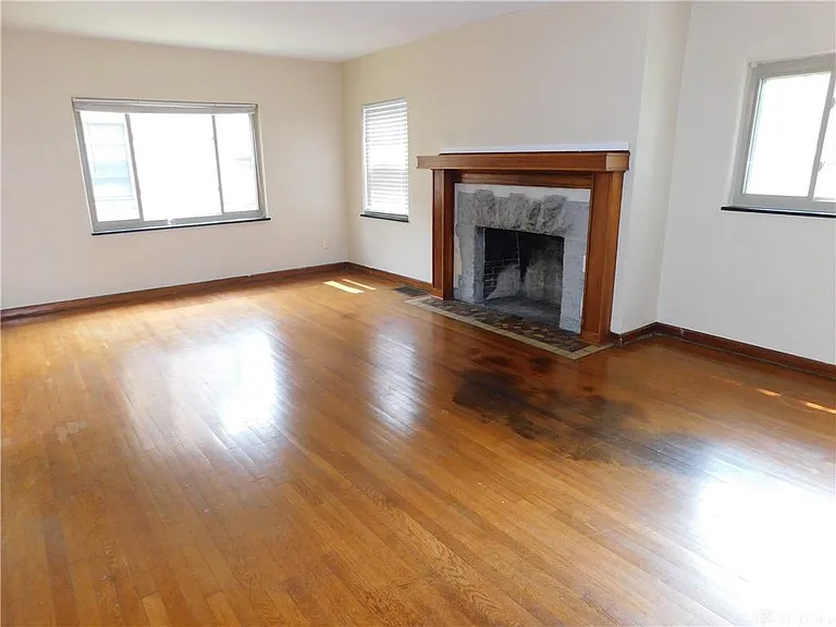 825 Audrey Pl — Photo 4