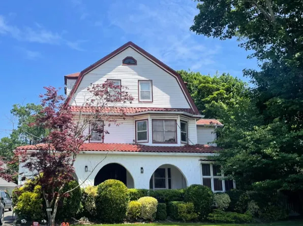 240 Oakwood Avenue, Cedarhurst, NY 11516