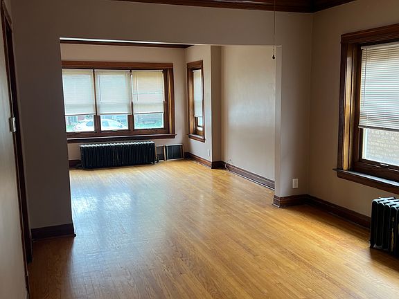 3rd image of 4042 N Mason Ave #1FL