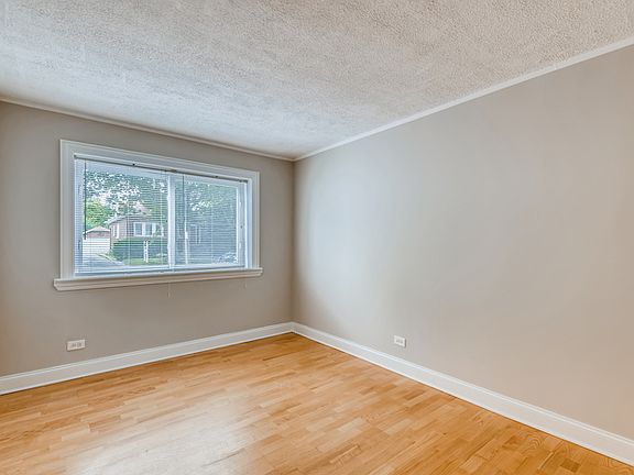 5th image of 600 S York St APT 1D