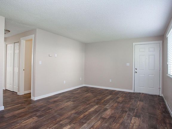 4th image of 12712 C St S #I