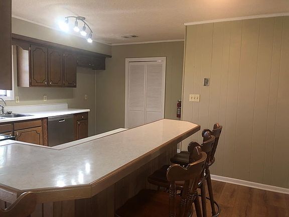 4th image of 1695 S Pear Ln