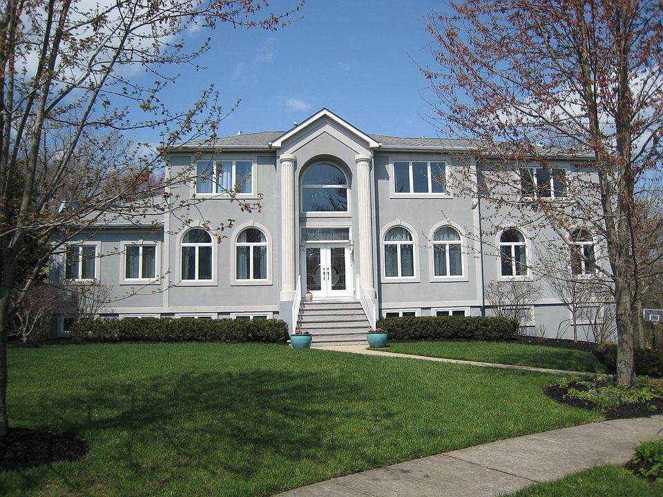 1st image of 40 Buckingham Dr