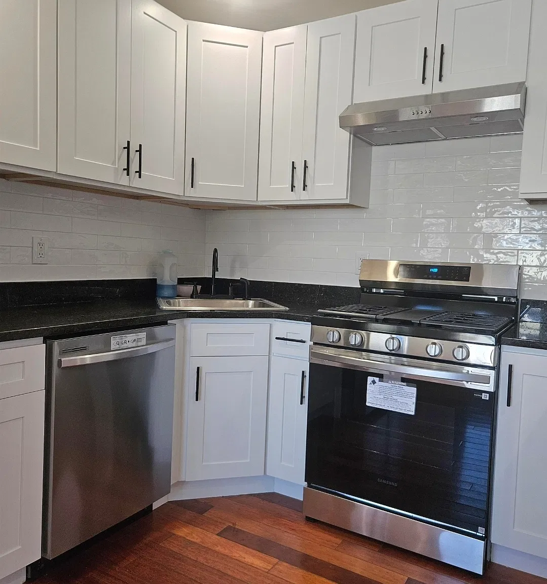 3 bed, $2,850 — Photo 1