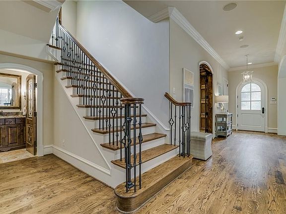 5th image of 4028 Stanford Ave