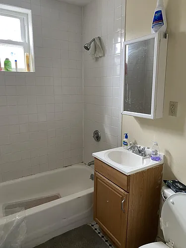227 Roxbury St #3 Photo 1