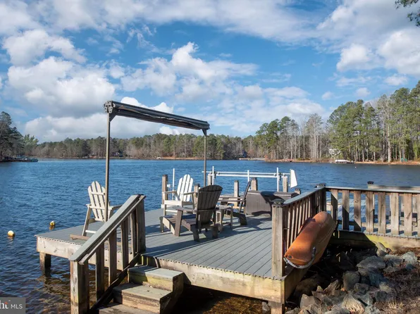 524 Lake Caroline Dr, Ruther Glen, VA 22546