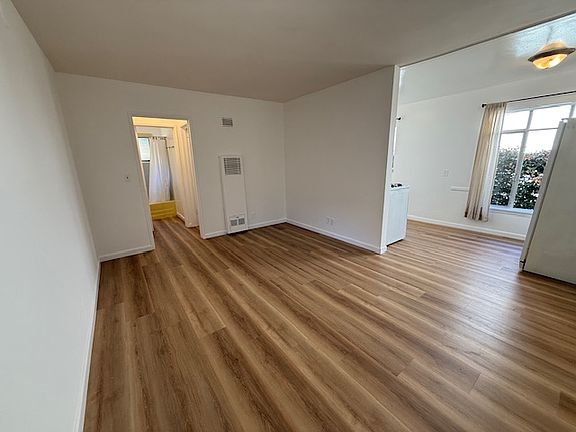 4th image of 1529 1/2 S Holt Ave #1529-1/2
