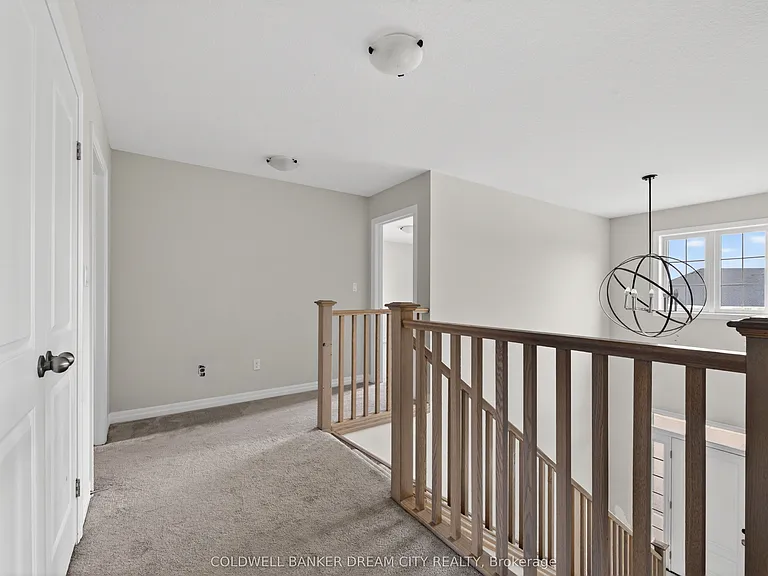 98 Livingston Dr — Photo 25