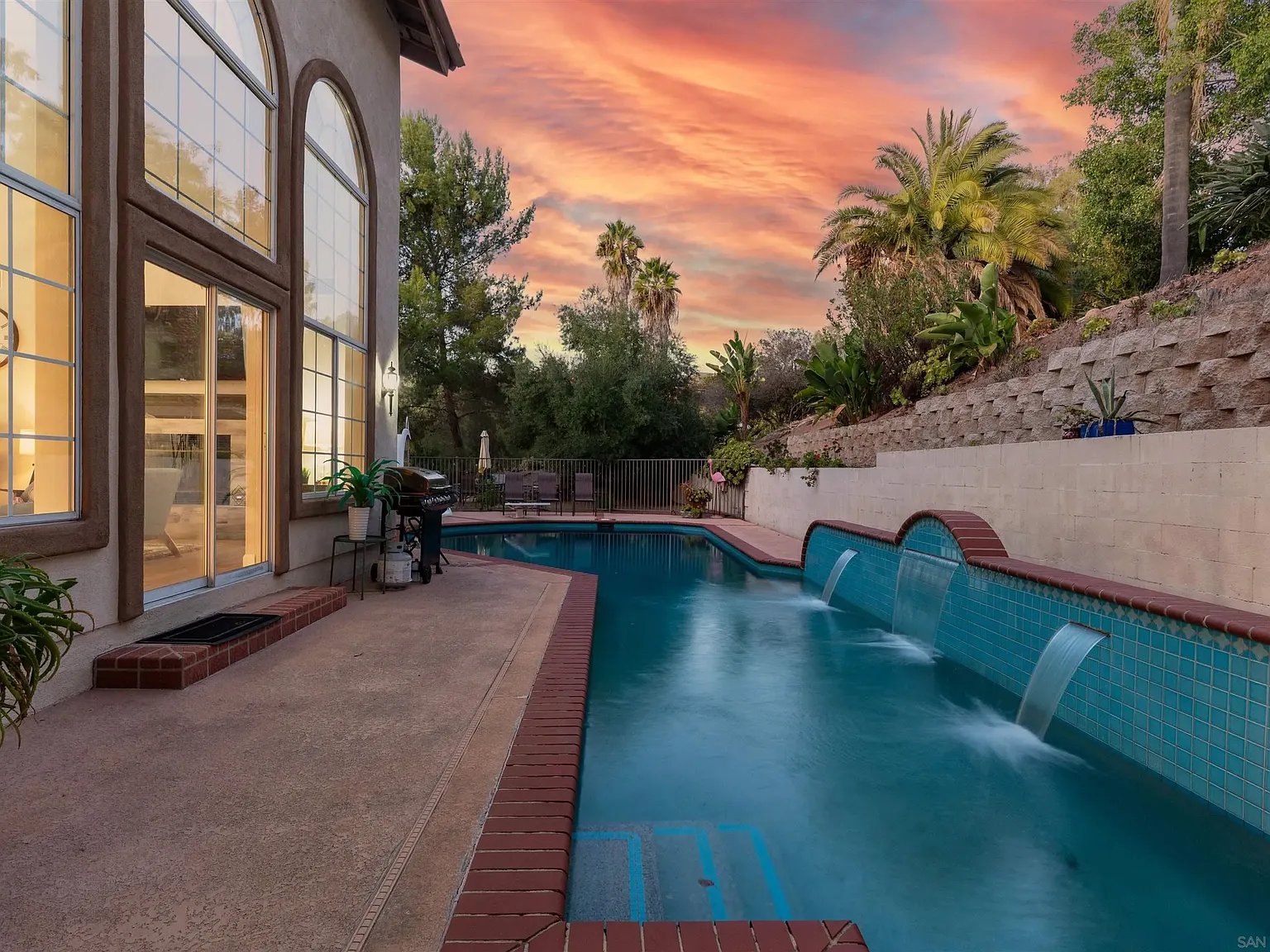 6 bed, 5.0 bath, 5120 sqft, $8,000 — Photo 3