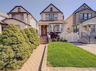 9233 Vanderveer St, Queens Village, NY 11428