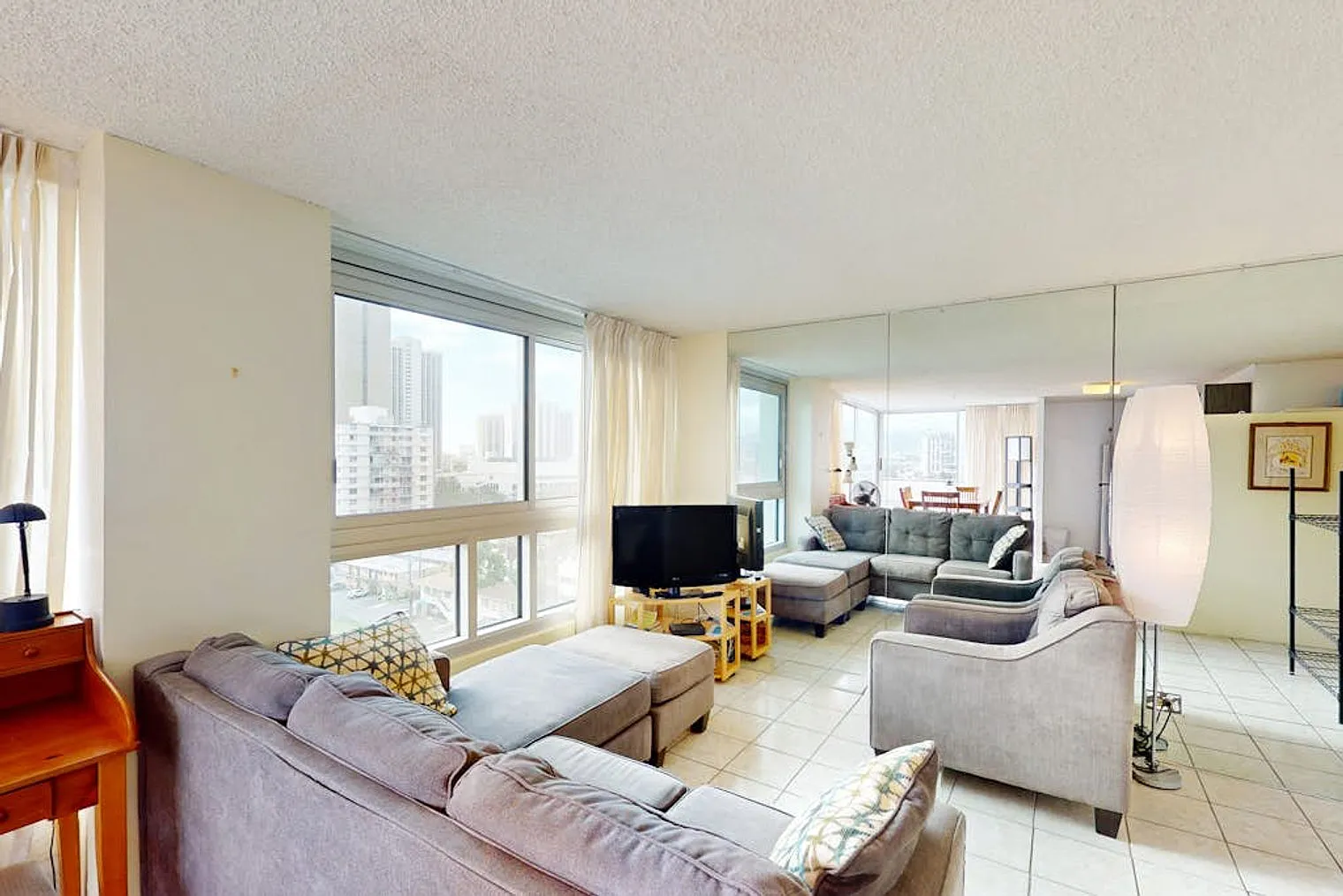 1 bed, 1.0 bath, 581 sqft, $2,816 — Photo 1