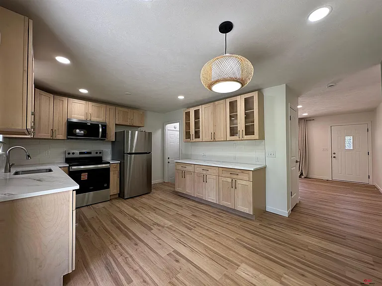 1839 W Arlington Cir — Photo 15