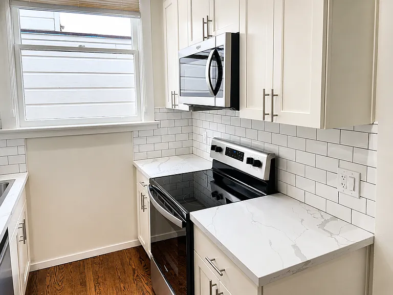 2440 Van Ness Ave — Photo 4