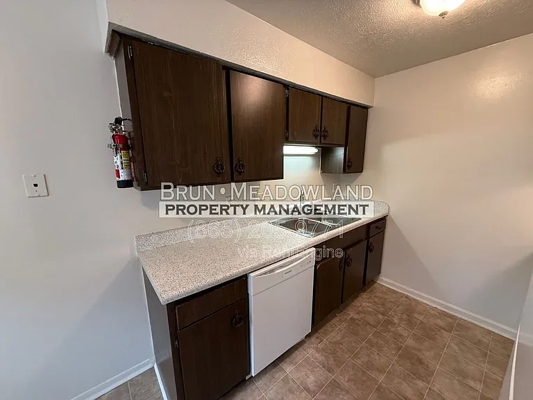 5525 Jacksboro Pike #3 — Photo 5